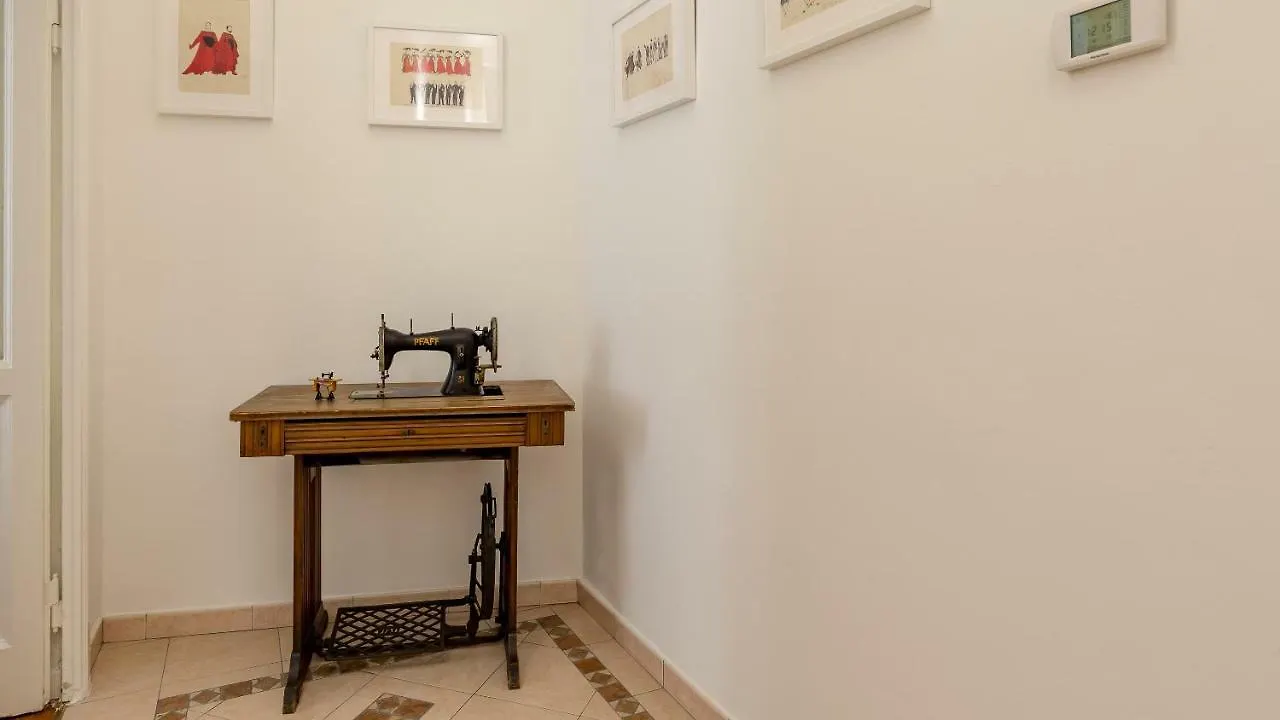 Tailors' Home Sempione - 2 Bedrooms Milano 0*,