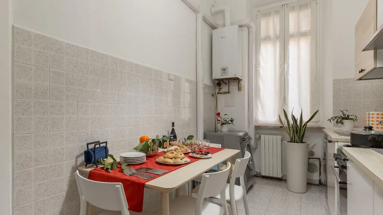 Tailors' Home Sempione - 2 Bedrooms Milano Italia